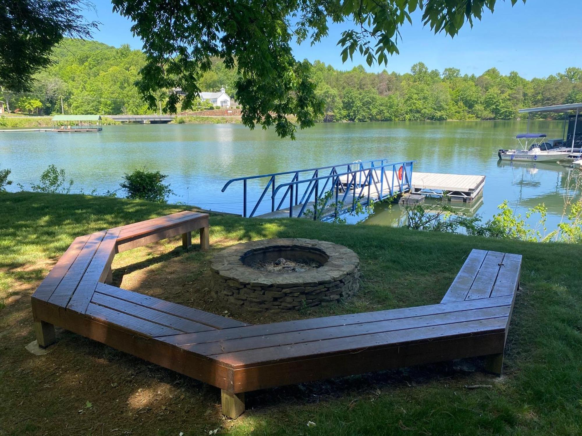 Boundary Waters Resort & Marina Hiawassee Exterior photo